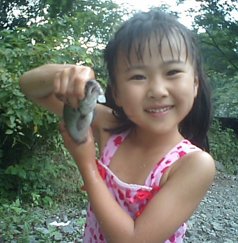 ニジマスつかみ取り